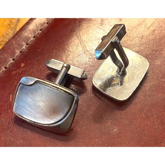 VTG Silver Tone Cufflinks with Mother of Pearl Insets - Picture 3 of 3
